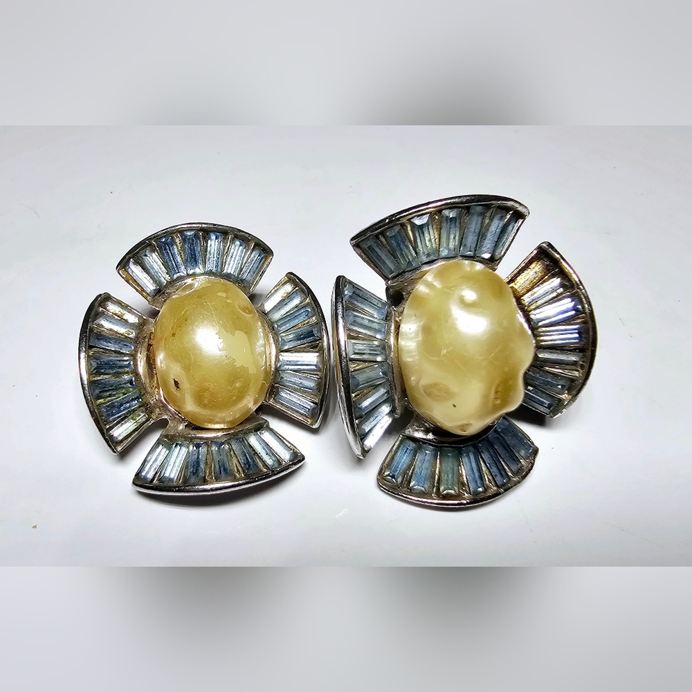 High End fashion 1960s 70 big large cultured pearl brilliant blue rhinestones